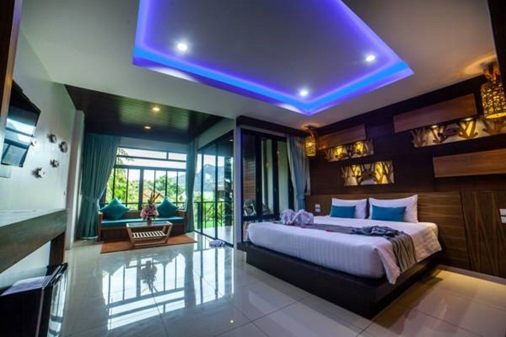 ChaoKoh Phi Phi Hotel & Resort image 1